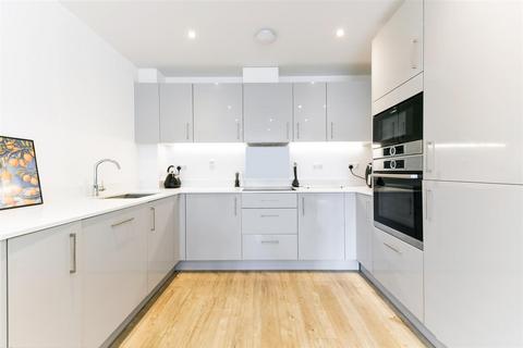 1 bedroom flat for sale, Ceres Crescent, Ewell