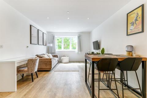 1 bedroom flat for sale, Ceres Crescent, Ewell
