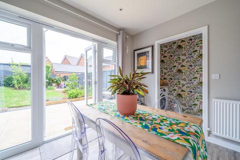 1 Monarch Road, Holmer, Hereford, HR4 9FD