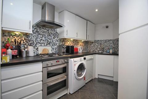 2 bedroom maisonette to rent, Terminus Road, Brighton BN1