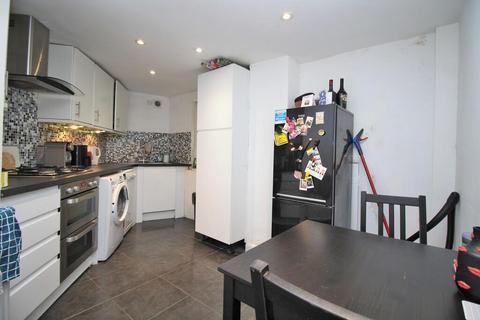 2 bedroom maisonette to rent, Terminus Road, Brighton BN1
