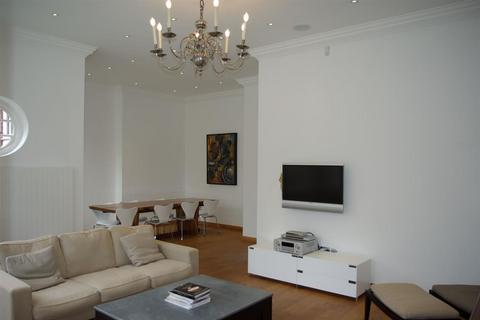 4 bedroom flat to rent, Garden Flat, 14 Bracknell Gardens, London