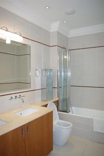 4 bedroom flat to rent, Garden Flat, 14 Bracknell Gardens, London