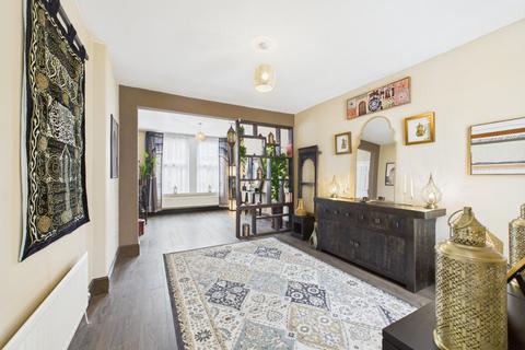 3 bedroom semi-detached house for sale, St. Aldwyn Road, Gloucester, Gloucestershire, GL1