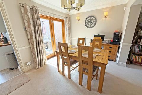 3 bedroom semi-detached house for sale, Henlow Road, Birmingham, B14 5DP