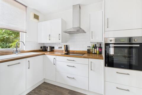 8 Warwick Gardens, Worthing, BN11 1PE
