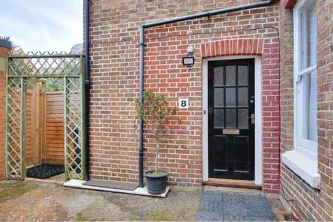 8 Warwick Gardens, Worthing, BN11 1PE