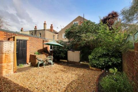 8 Warwick Gardens, Worthing, BN11 1PE