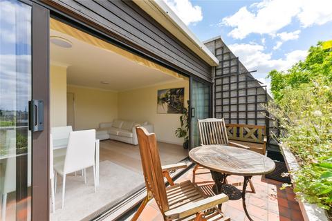 71 Kendal Steps, London, W2 2YE