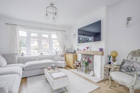 64 Furlong Road, Bourne End, SL8 5AH