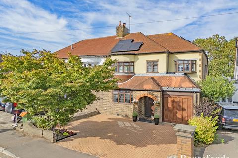 4 bedroom semi-detached house for sale, Pettits Lane, Romford, RM1