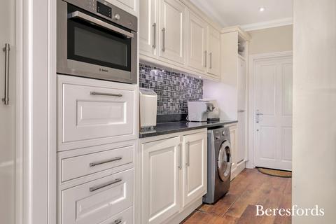 114 Pettits Lane, Romford, RM1 4EJ
