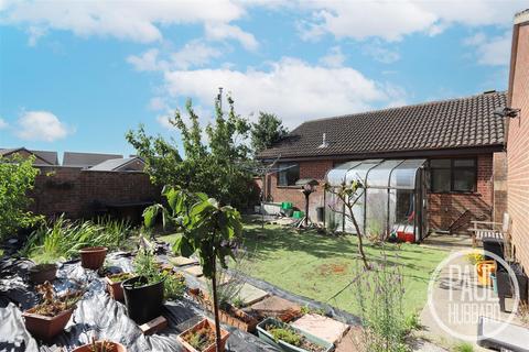2 bedroom detached bungalow for sale, Blackbird Close, Bradwell, NR33