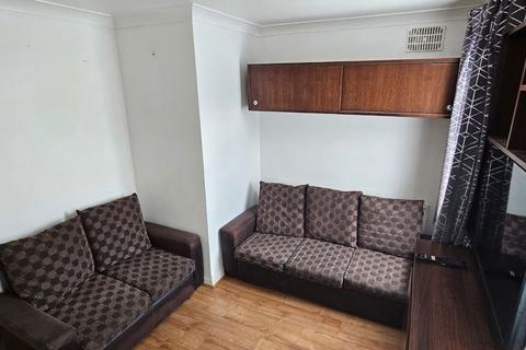 77 Botwell Crescent, Hayes, UB3 2BE