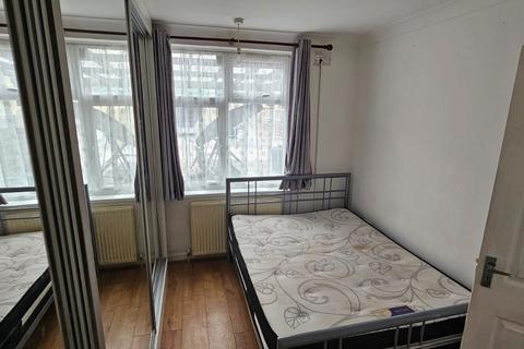 77 Botwell Crescent, Hayes, UB3 2BE