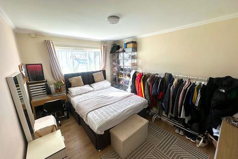 undefined, Bourne Avenue, Hayes, UB3 1QX