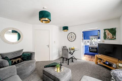 17 Britton Gardens, Kingswood, Bristol, BS15 1TE