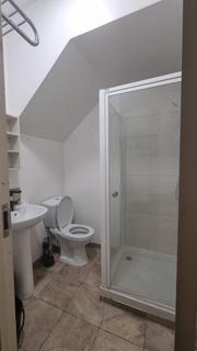 3 bedroom flat to rent, Mayfield Avenue, Ealing, London
