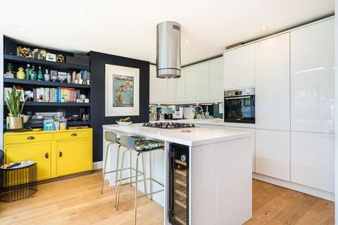 30 Holmesley Road, London, SE23 1PJ