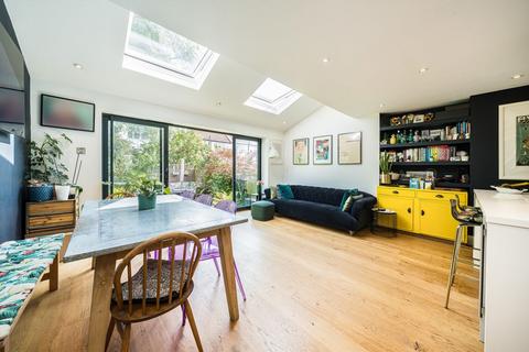 30 Holmesley Road, London, SE23 1PJ