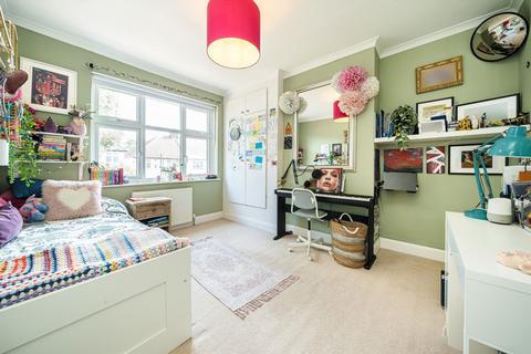 30 Holmesley Road, London, SE23 1PJ