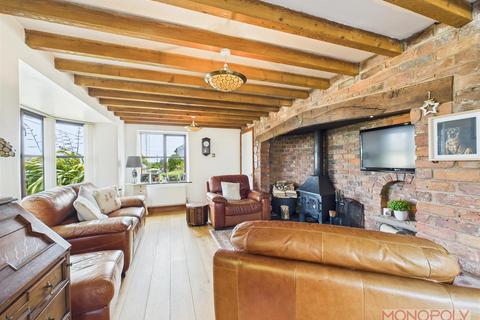 4 bedroom detached house for sale, Summerhill Road, Little Mountain, Gwersyllt, Wrexham