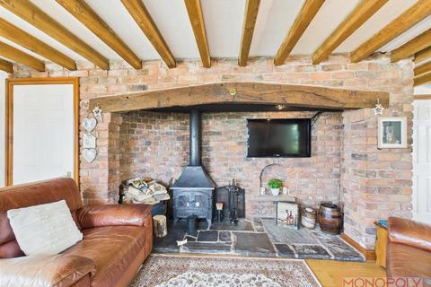 4 bedroom detached house for sale, Summerhill Road, Little Mountain, Gwersyllt, Wrexham