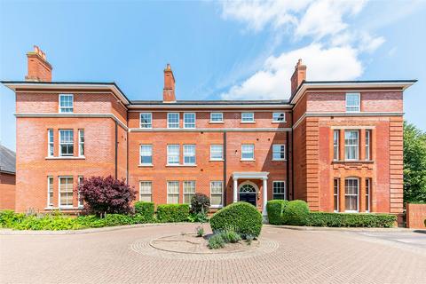 2 bedroom flat for sale, Queen Alexandras Way, Epsom