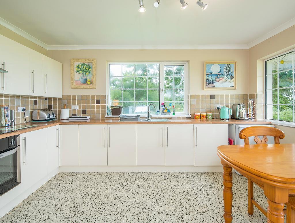 Kitchen / Breakfast Room