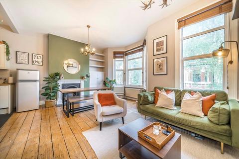 1 bedroom flat for sale, St. Luke's Avenue, London SW4