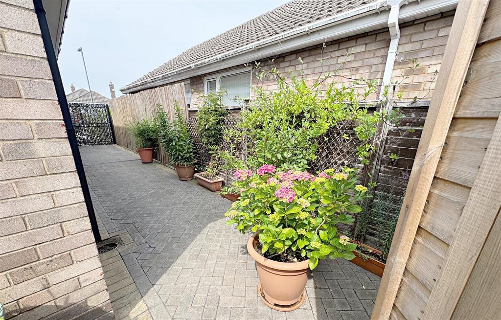 Side garden