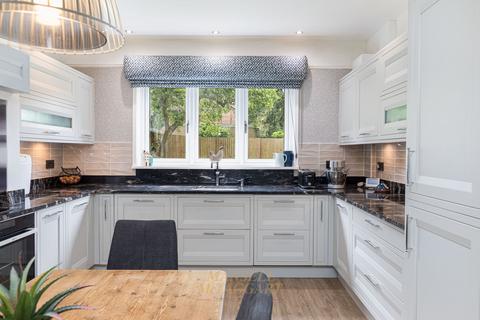 undefined, Three Bridges Road, Crawley RH10