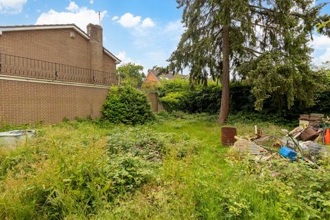 2 bedroom property with land for sale, Three Bridges Road, Crawley RH10