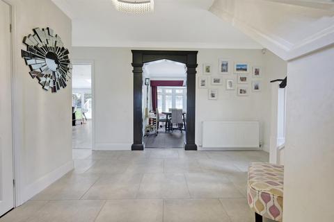 14 Chalklands, Sandon, Chelmsford, CM2 7TH