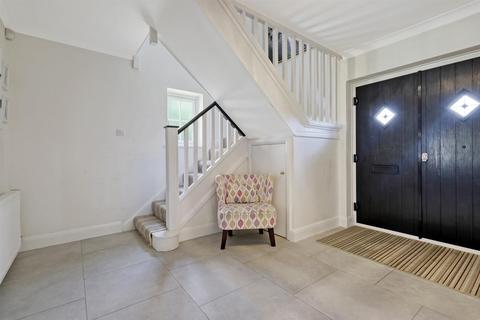 14 Chalklands, Sandon, Chelmsford, CM2 7TH