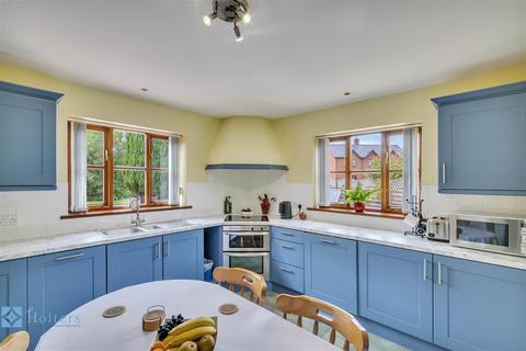1 Cae Garreg, Trefeglwys, Caersws, SY17 5PR