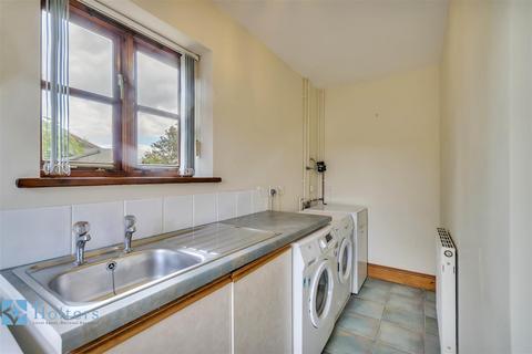 1 Cae Garreg, Trefeglwys, Caersws, SY17 5PR