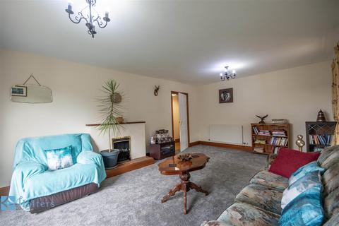 1 Cae Garreg, Trefeglwys, Caersws, SY17 5PR