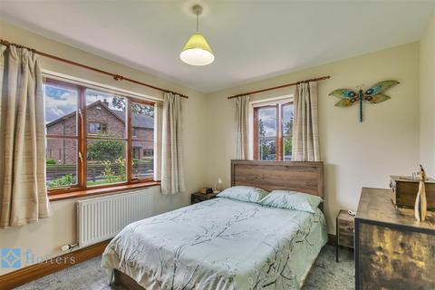 1 Cae Garreg, Trefeglwys, Caersws, SY17 5PR
