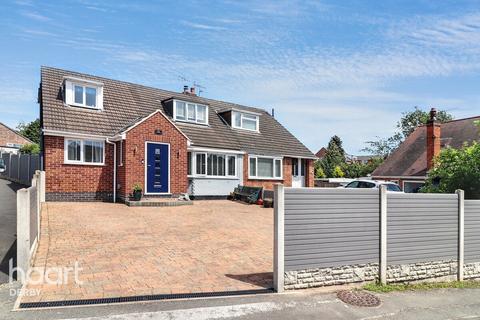 5 bedroom semi-detached house for sale