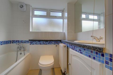 2 bedroom flat for sale, Clement Close, Purley, CR8