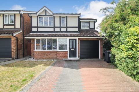 4 bedroom detached house to rent, Ripon Close, Kempston, Bedford
