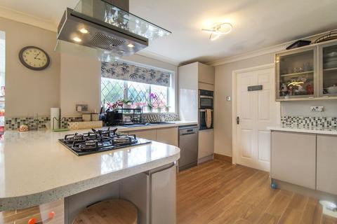 4 bedroom detached house to rent, Ripon Close, Kempston, Bedford