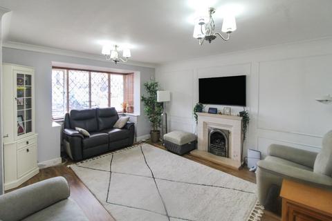 4 bedroom detached house to rent, Ripon Close, Kempston, Bedford