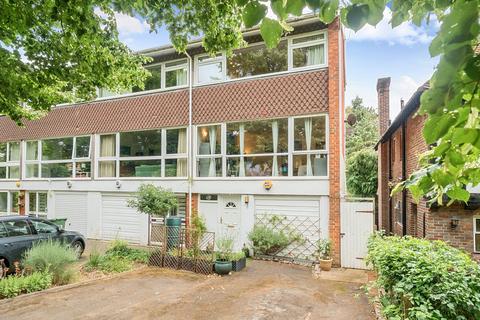 Lawrie Park Avenue, London, SE26