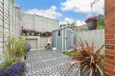 3 bedroom end of terrace house for sale, Station Terrace, Dorking RH4