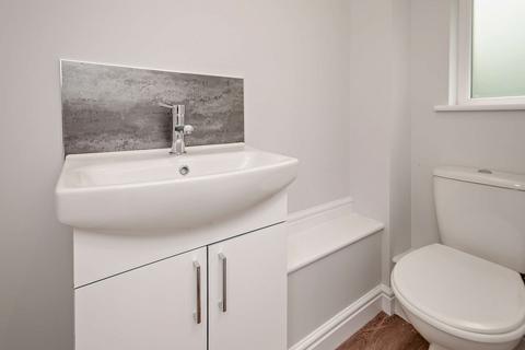 3 bedroom semi-detached house for sale, Queens Square, Pontefract, West Yorkshire