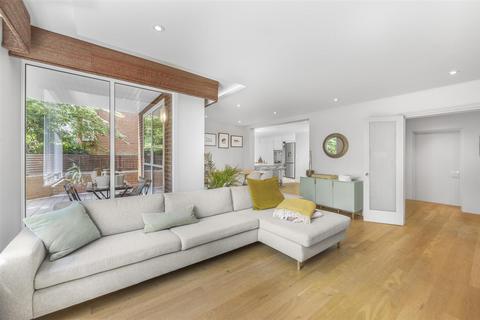 3 bedroom flat for sale, Eton Avenue, Belsize Park, NW3