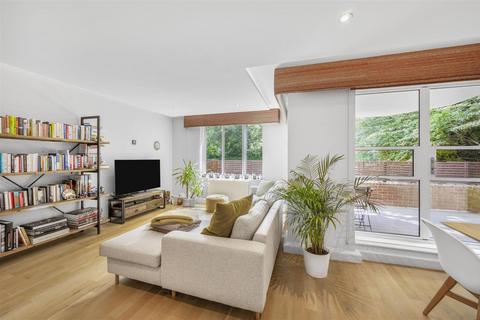 3 bedroom flat for sale, Eton Avenue, Belsize Park, NW3