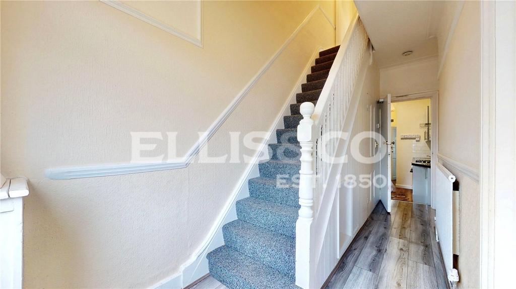 House in Harrow - View 5